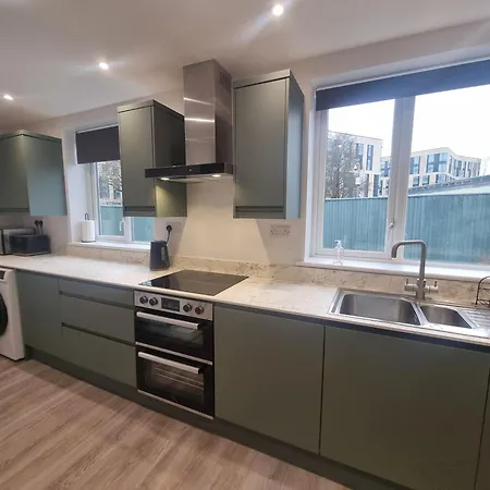 Holiday home Dorian Place By Cliftonvalley *
